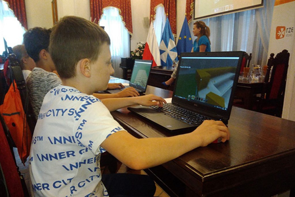 Play And Code With Minecraft The Innovation In Politics Institute